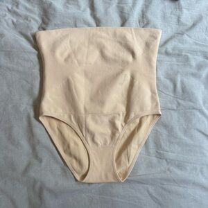 Underoutfit shape wear panties
